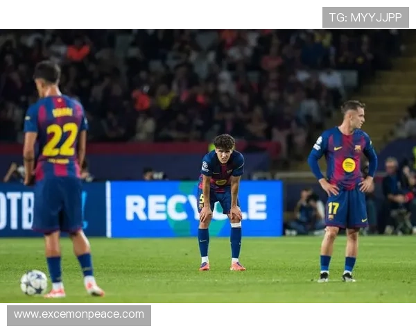 体育界新闻：巴塞罗那足球队欧冠比赛胜利引发球迷狂热情绪