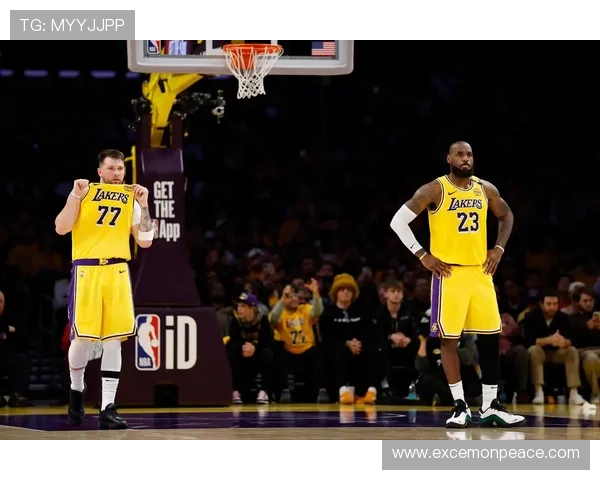 詹姆斯伤情更新湖人季前赛表现亮眼东契奇领衔独行侠战术调整展现潜力